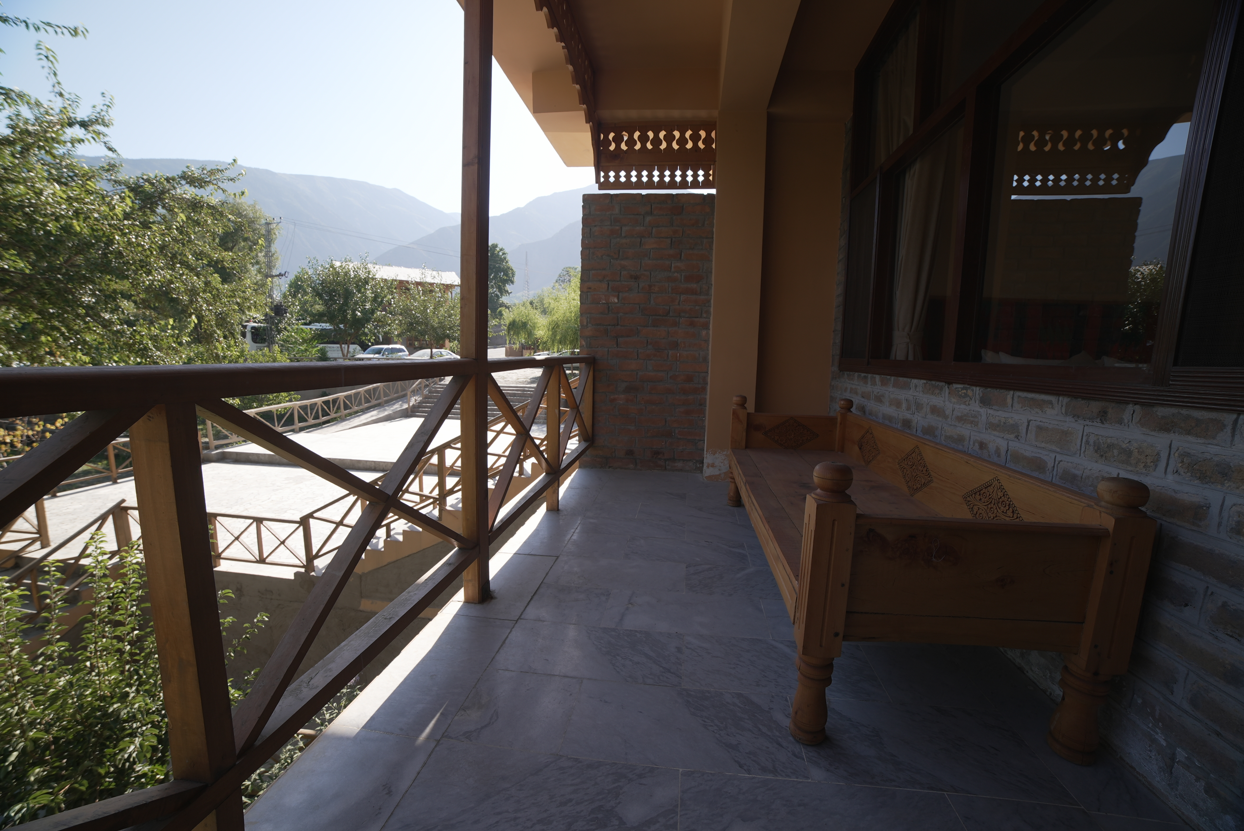 Outdoor suite sitting